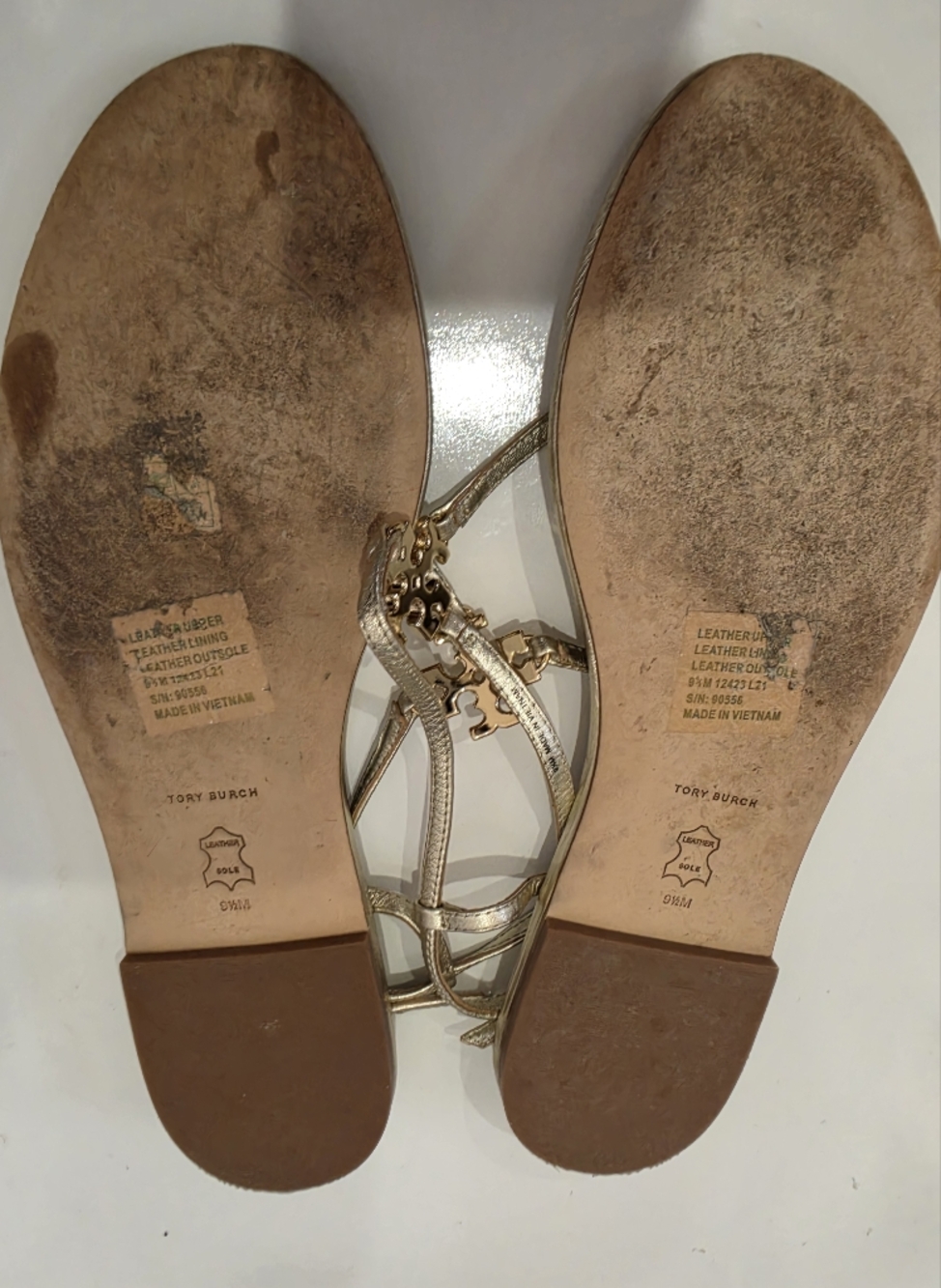 Tory Burch Metallic Gold T-Strap Flat Sandals Size 9.5 - Picture 5 of 6